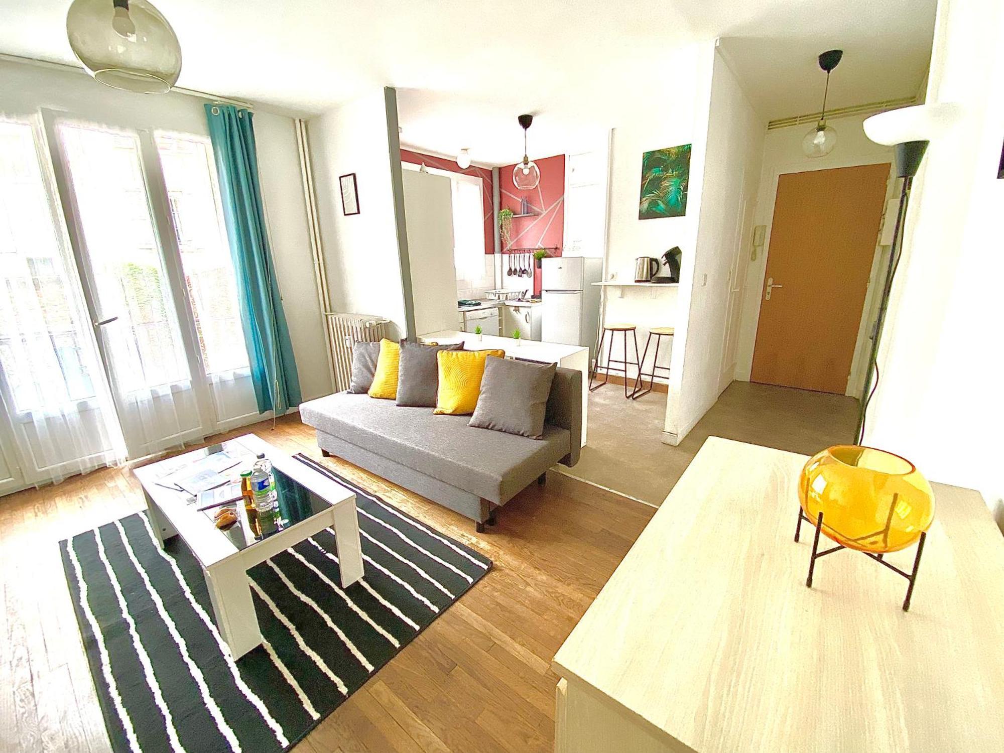 Le Chinchauvaud, Spacieux Avec Balcon ลิมอจส์ ภายนอก รูปภาพ