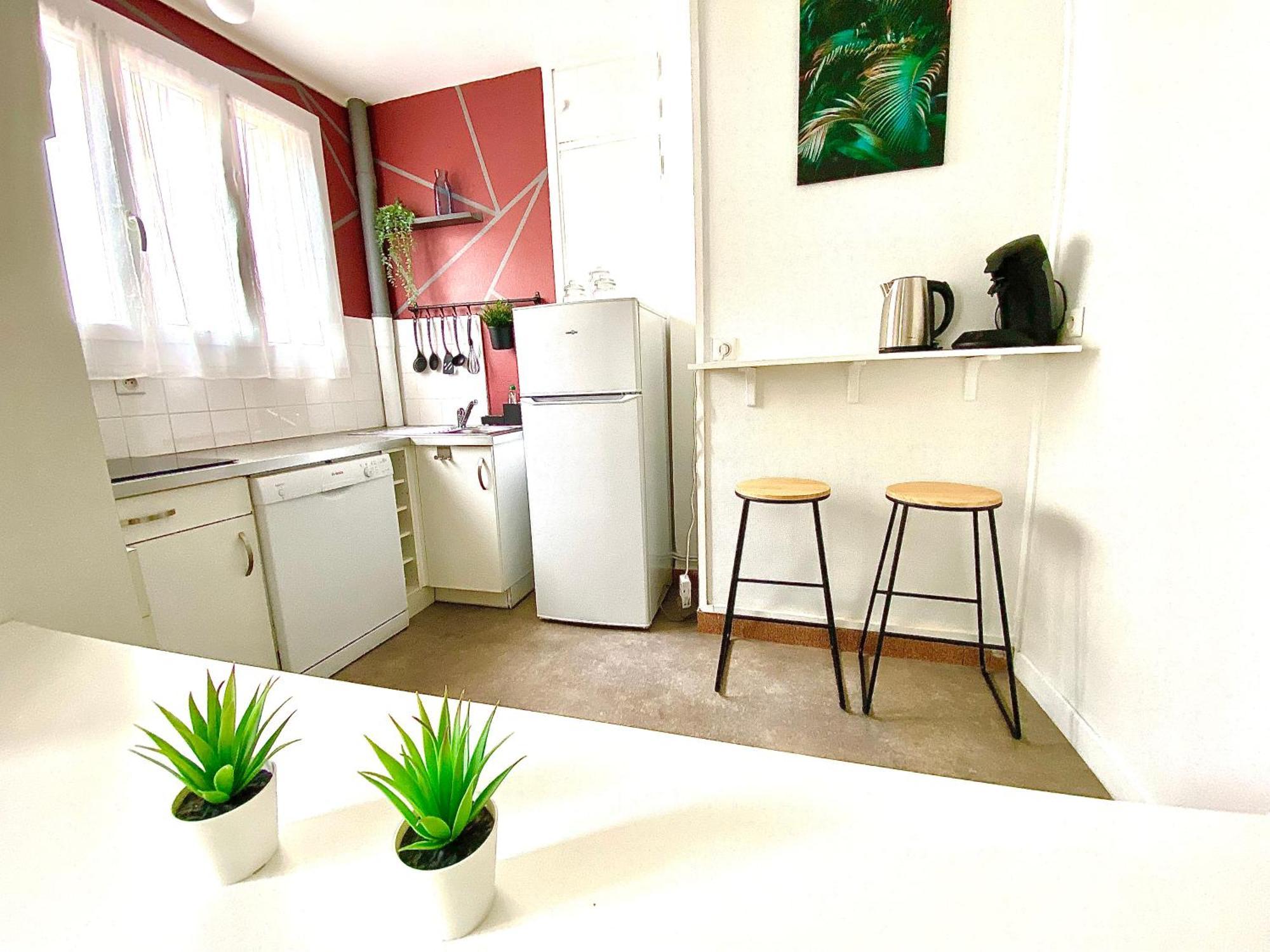 Le Chinchauvaud, Spacieux Avec Balcon ลิมอจส์ ภายนอก รูปภาพ