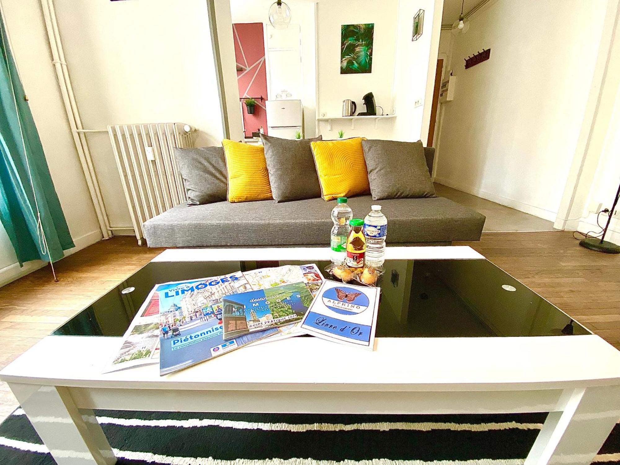 Le Chinchauvaud, Spacieux Avec Balcon ลิมอจส์ ภายนอก รูปภาพ