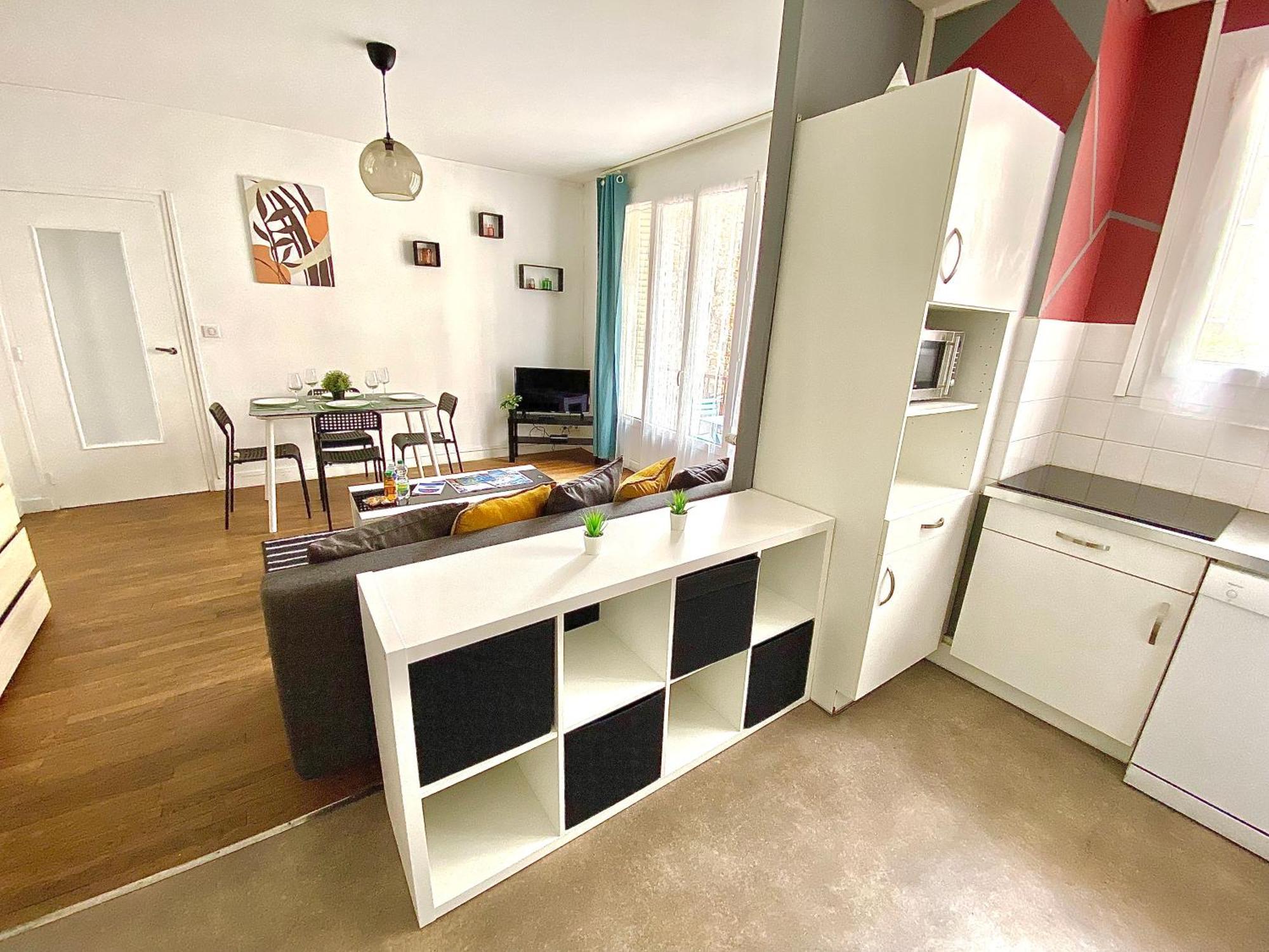 Le Chinchauvaud, Spacieux Avec Balcon ลิมอจส์ ภายนอก รูปภาพ